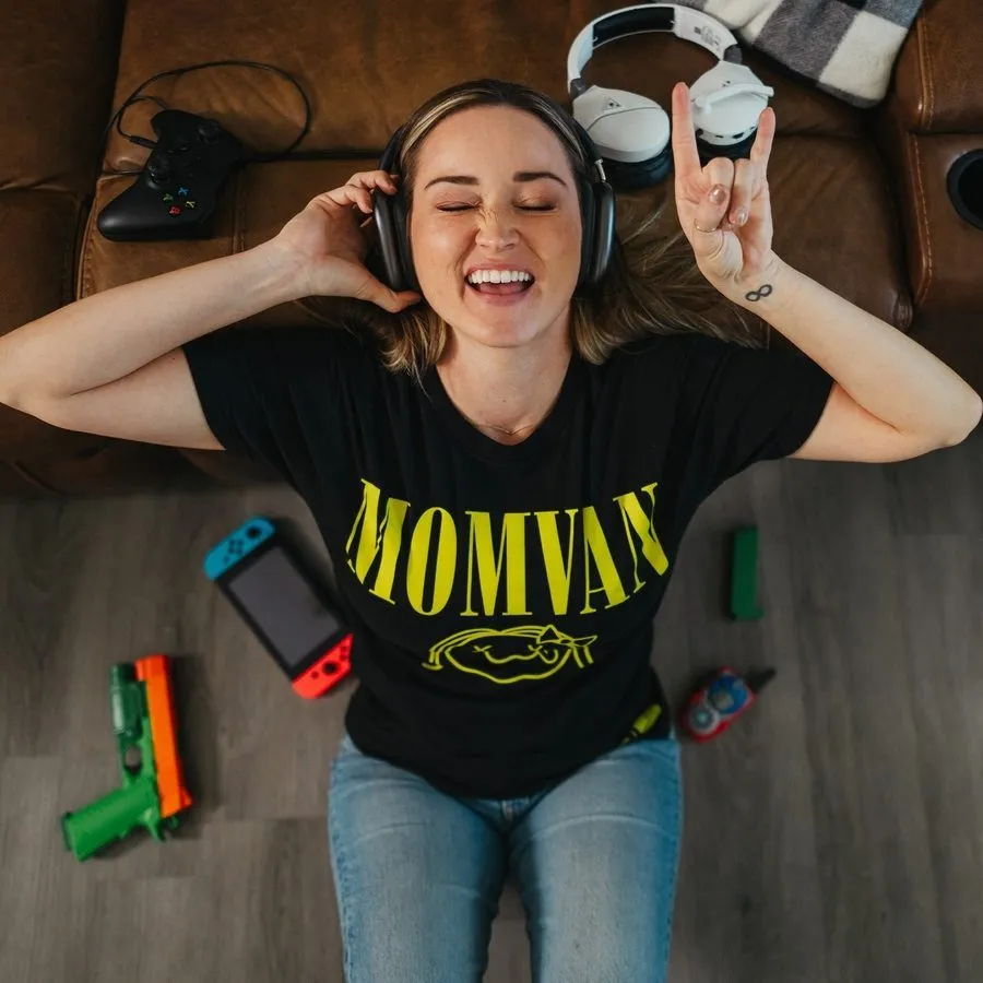 Women's MomVan Boyfriend Fit T-Shirt - Black